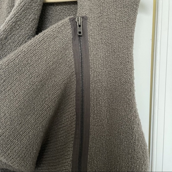 Taupe Asymmetrical Knit Vest - Picture 5 of 13